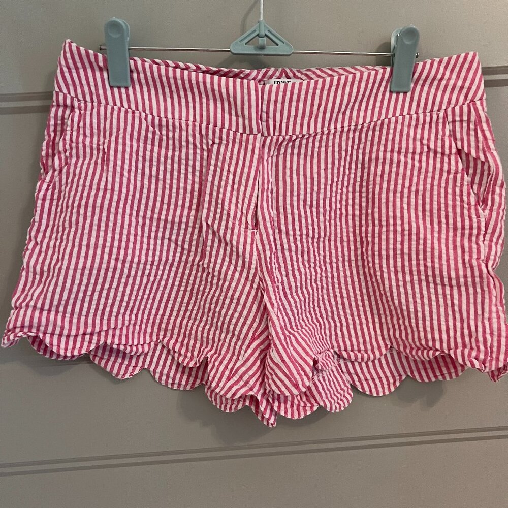 Crown & Ivy Pink & White Stripe Seersucker shorts with scallops size 4P